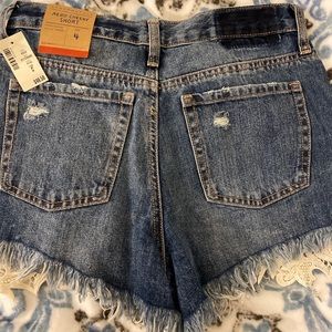 NWT Aeropostale Cheeky Jean Shorts Size 4